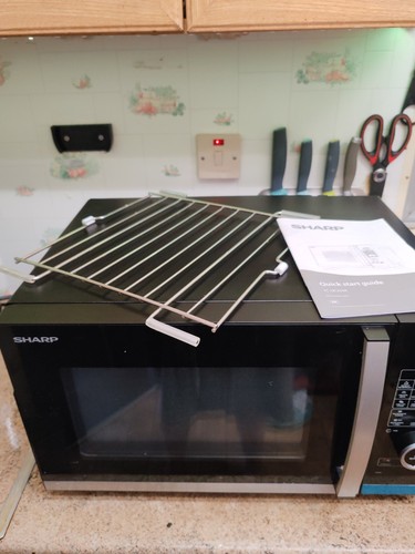Sharp qc254au 25l - 25l, 900w