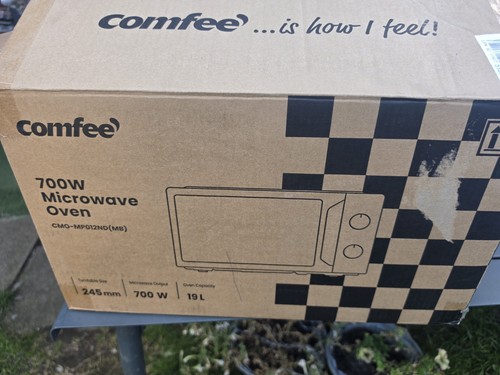 Brand new microwave comfee - brand,